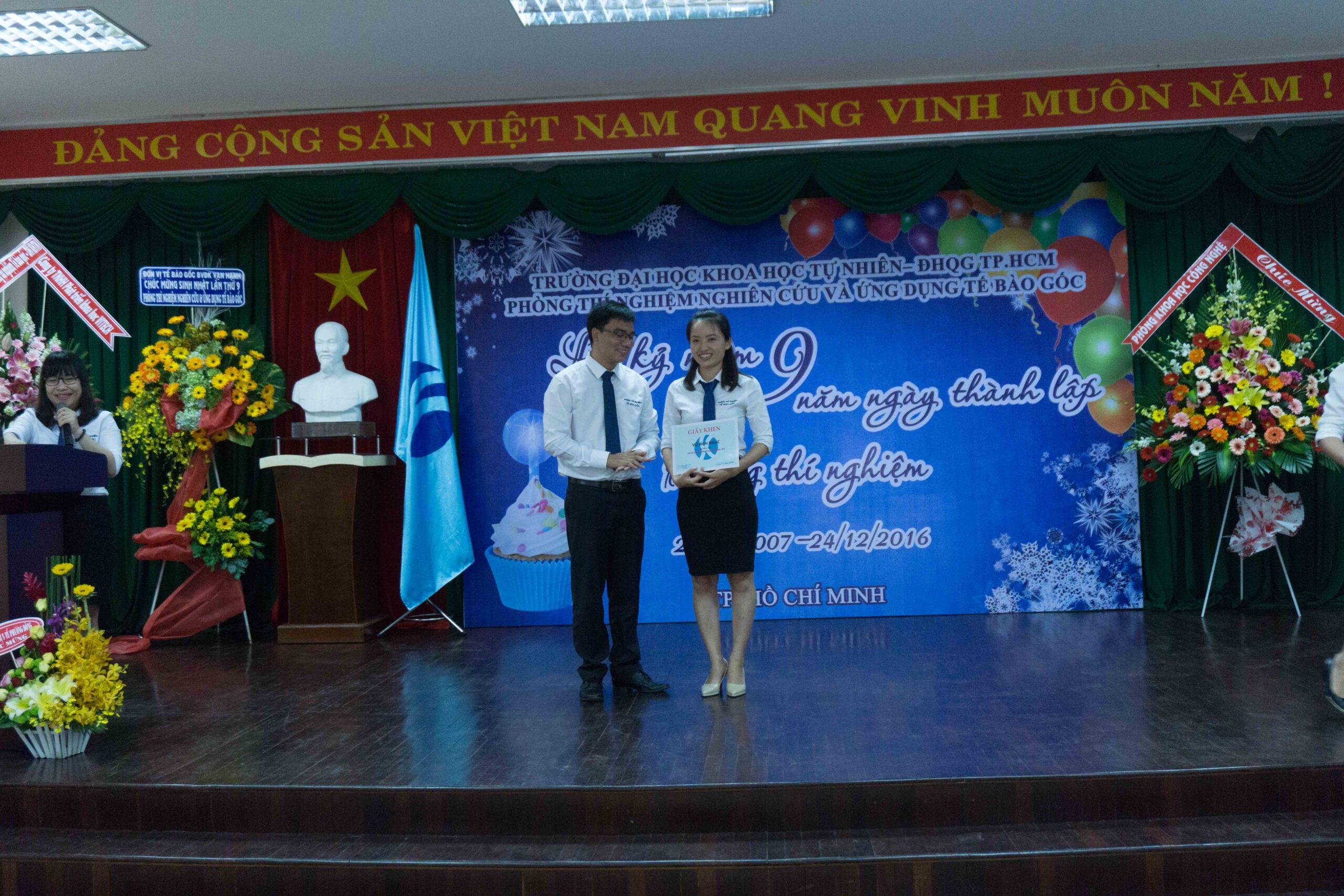 KHEN THƯỞNG KHCN VÀ TÔN VINH CÁN BỘ TIÊU BIỂU CỦA PTN NĂM 2016